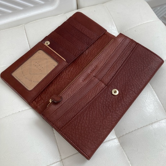 NEW LEATHER CONTINENTAL WALLET - Picture 3 of 5